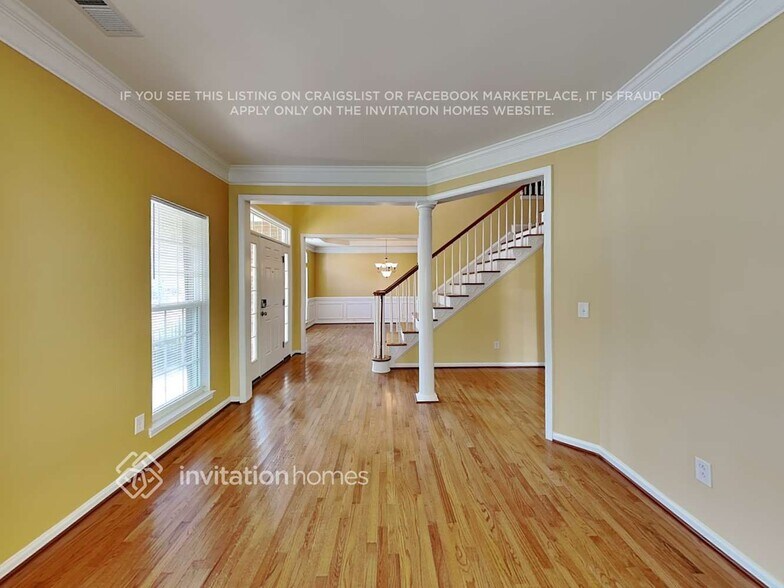Building Photo - 10124 Rivendell Ln