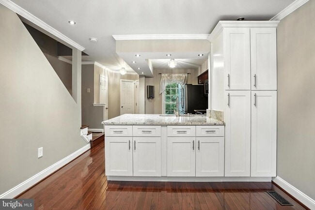 Building Photo - 12863 Mill Brook Ct