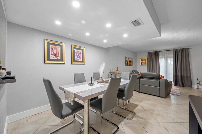 Building Photo - 8010 SW 152nd Ave