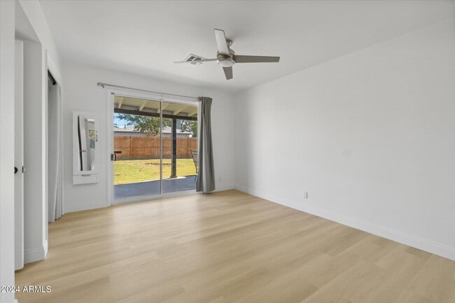 Building Photo - 1455 E Tuckey Ln