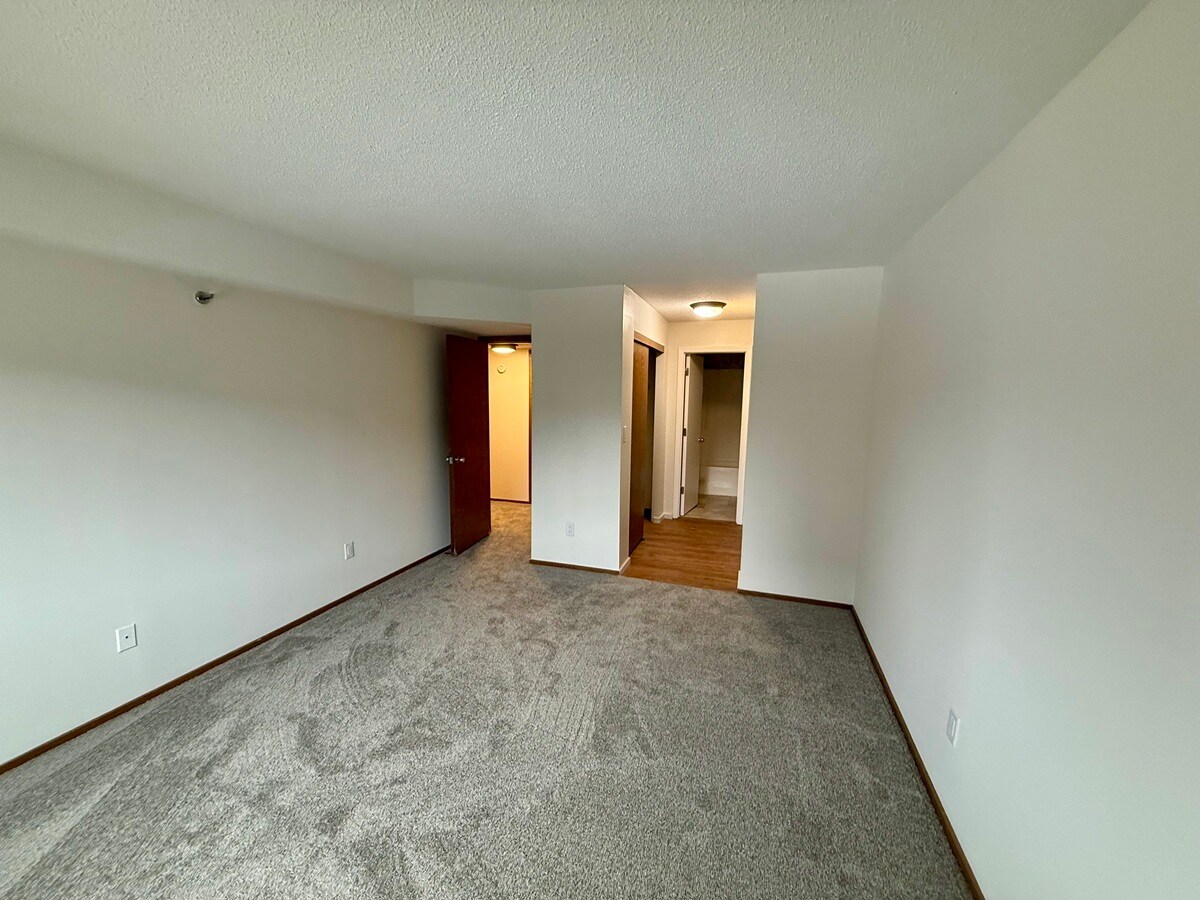 Building Photo - 121 Washington Ave S