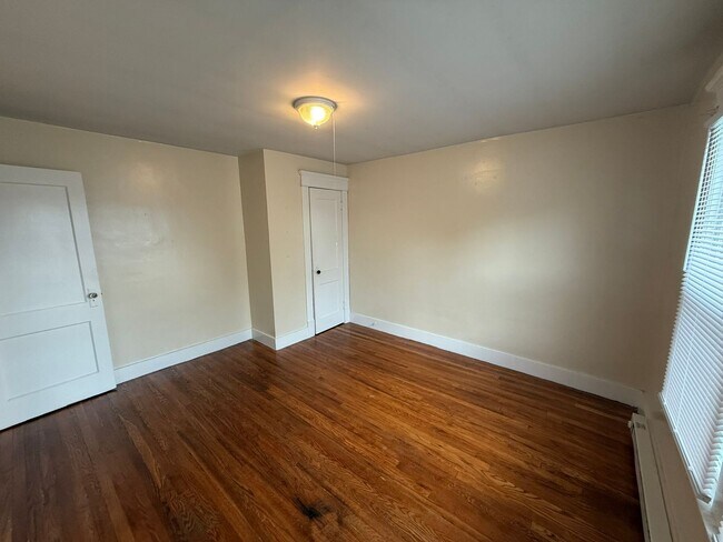 Building Photo - 232 Hampden St