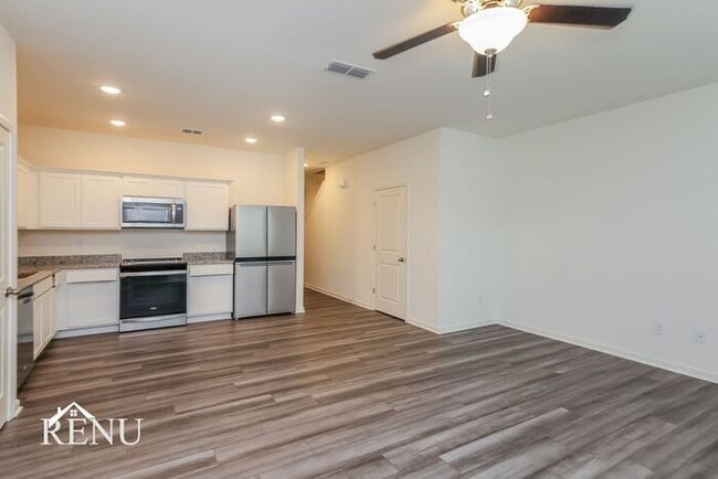 Building Photo - 3096 Calcutta St