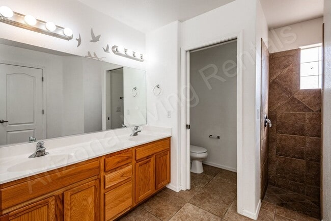 Building Photo - BEAUTIFUL CUL-DE-SAC HOME