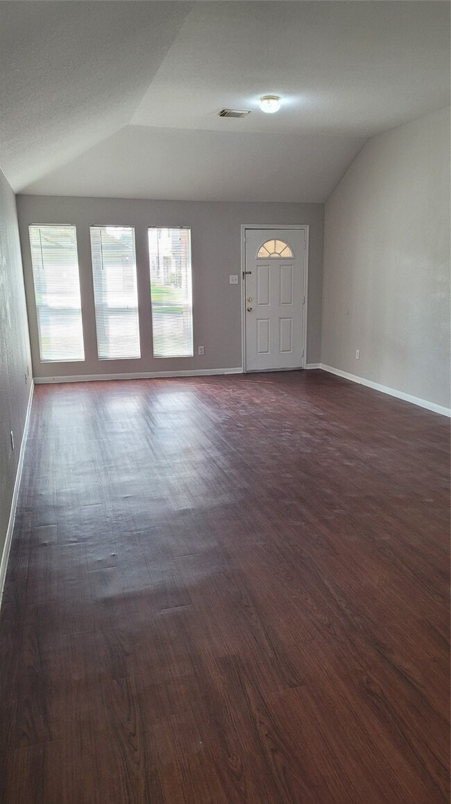 Building Photo - 7211 Foxwalk Ln