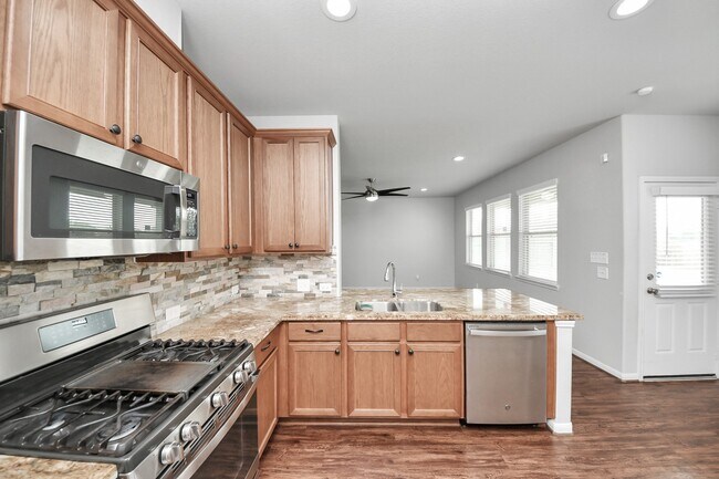 Building Photo - 2931 Palm Oaks Trail