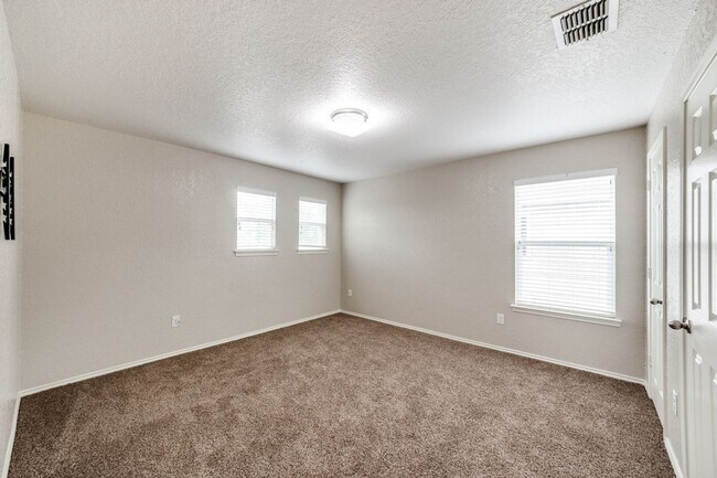 Building Photo - 2419 Sundrop Bay