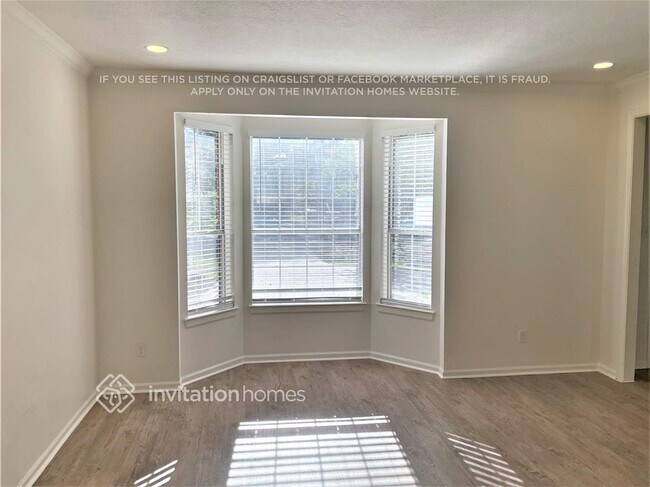 Building Photo - 14 E Trillium Cir