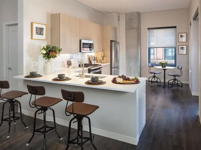 Building Photo - 1 bedroom in Chicago IL 60607