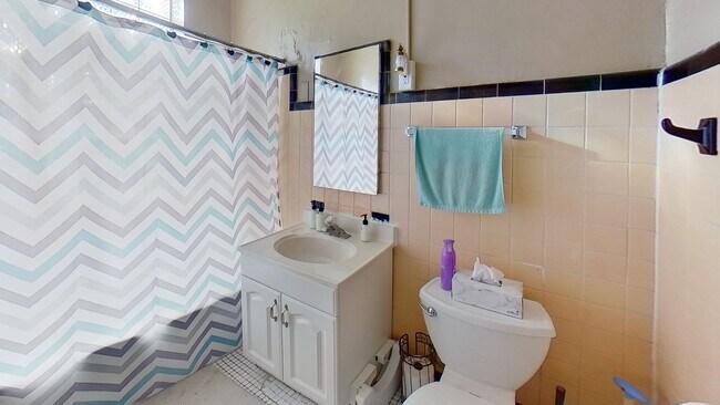 Building Photo - 801 Monroe St