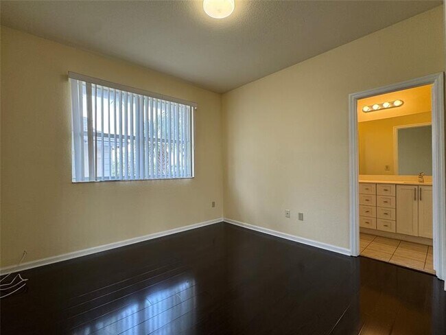 Building Photo - 3069 NW 30th Pl