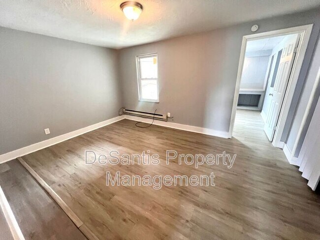 Building Photo - 1141 Brabec St