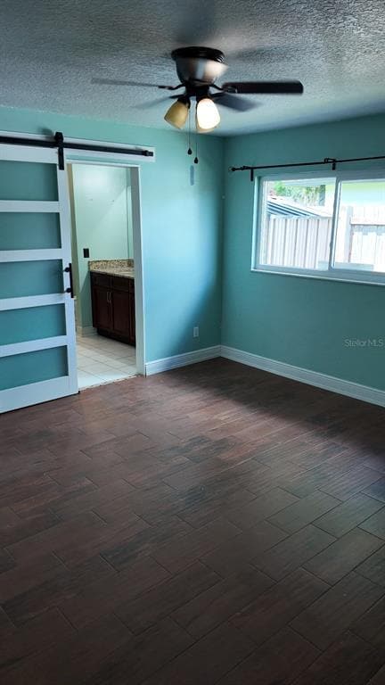 Building Photo - 1703 Paradise Dr