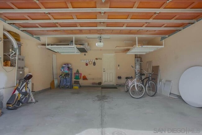 Building Photo - 301 N Rios Ave