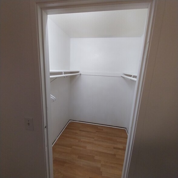 Building Photo - 164 S 10th St