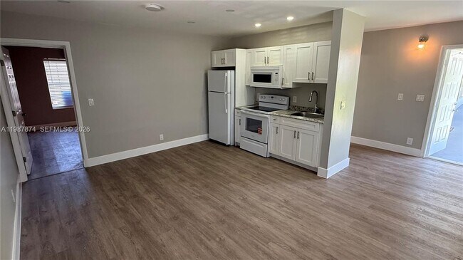 Building Photo - 216 NW 12th St