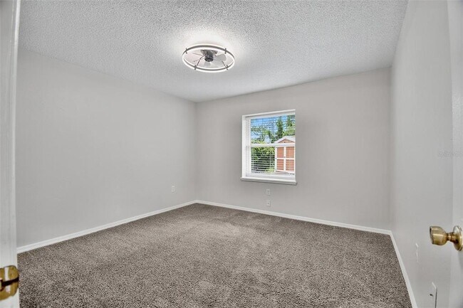 Building Photo - 73 Buttonworth Dr