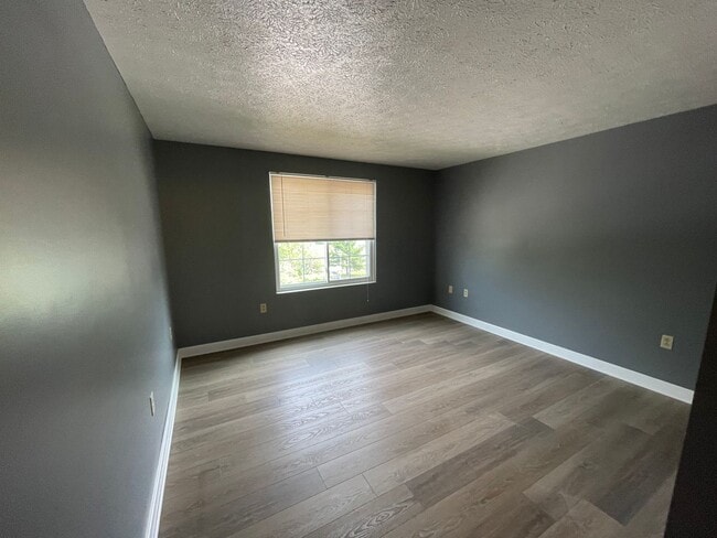 Building Photo - Hopewell - 2Br Condo - Independence Square