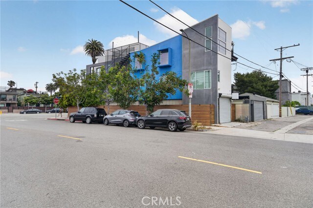 Building Photo - 404 Grand