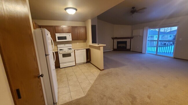 Building Photo - 1 Bed 1 Bath, 975 Sq Ft, 2nd Floor