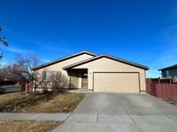 Building Photo - 3 Bed/2 Bath Single Level Home in NE Bend - Fully Fenced Backyard