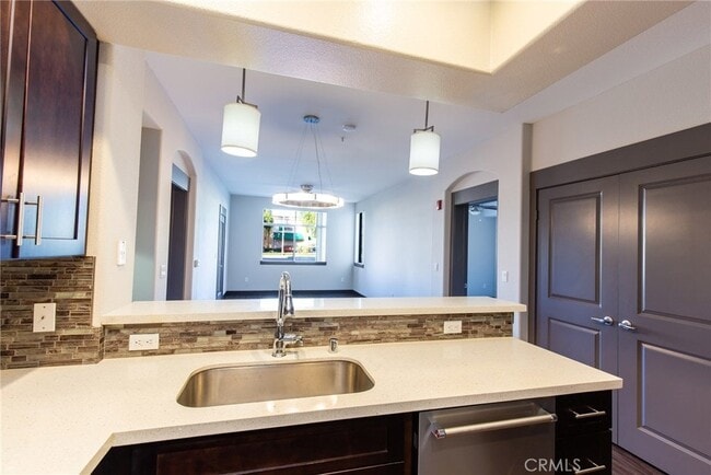 Building Photo - 24585 Town Center Dr
