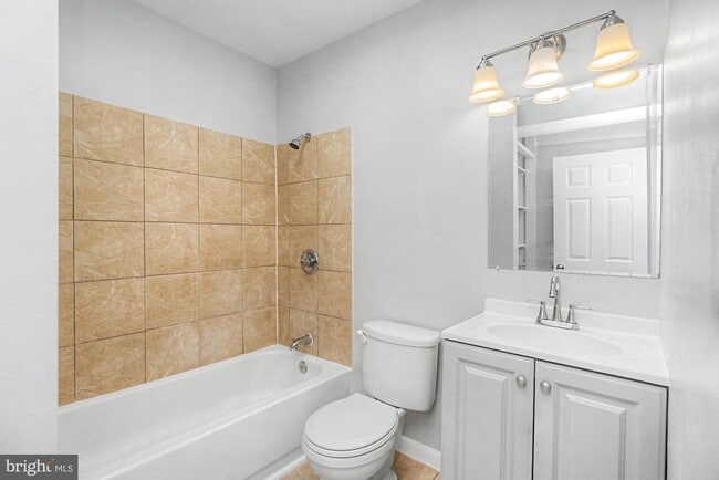 Building Photo - 416 Hornel St