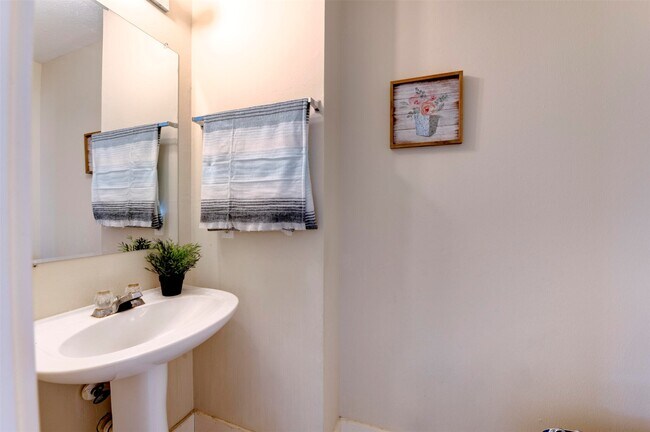 Building Photo - 3818 E Traditions Ct