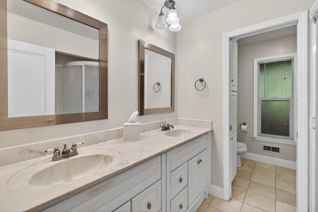 Building Photo - Single Story Home with Sparkling Pool, Large Spacious Lot with Top Schools! Monte Sereno/Los Gato...