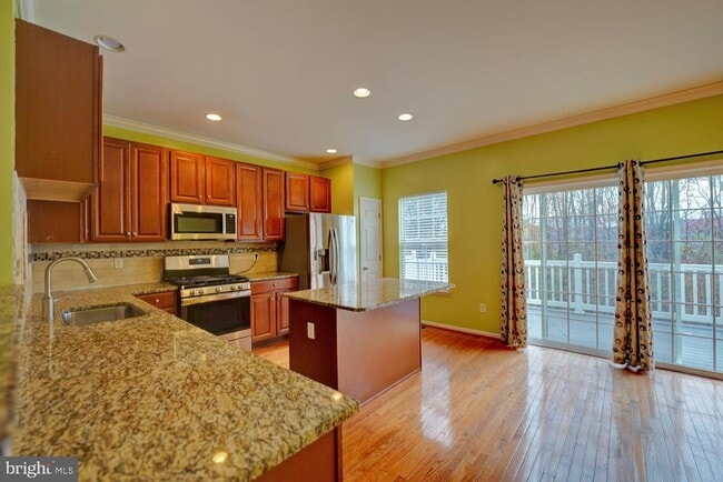 Building Photo - 536 Van Dyke Cir