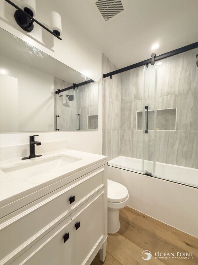 Building Photo - Newly Remodeled 2 Bedroom Condo for Rent i...