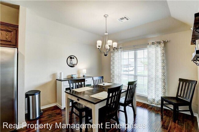 Building Photo - 3 br, 2 bath House - 17609 Red Tailed Hawk...