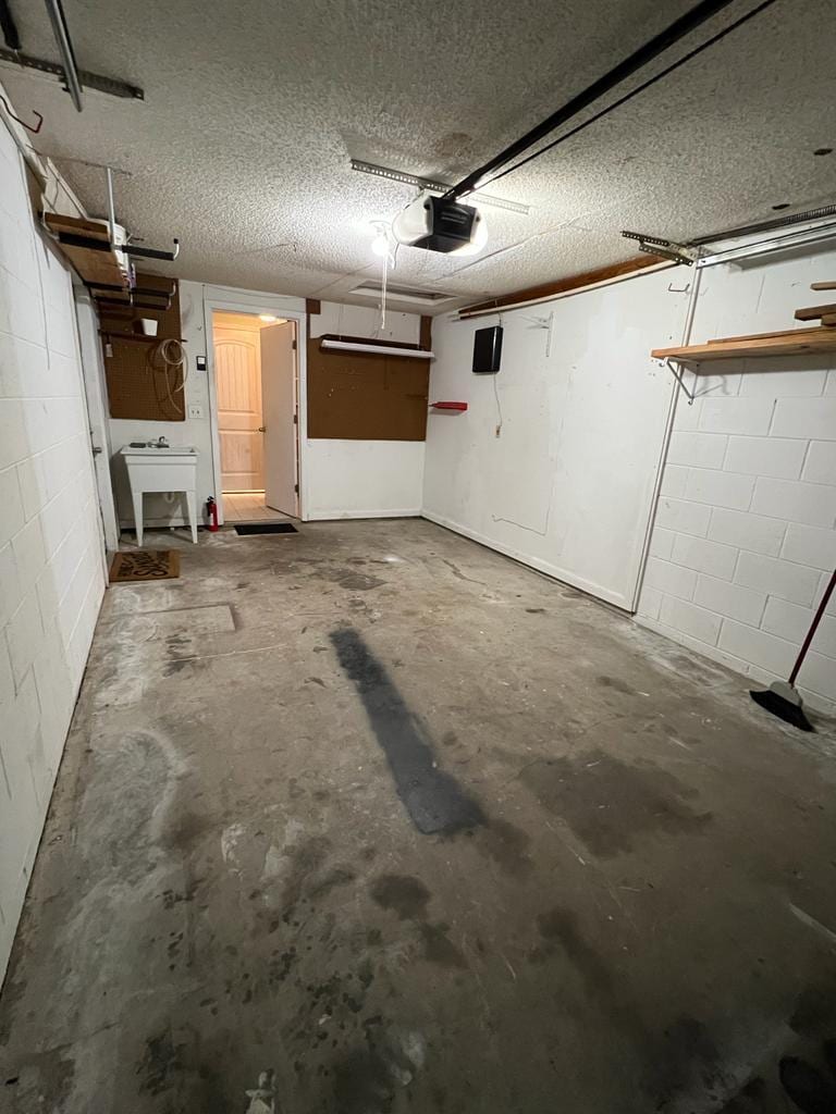 Building Photo - 2909 Cedaridge Dr