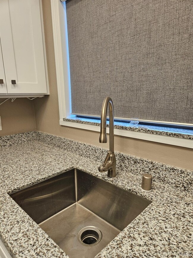 Building Photo - 2601 Sinclair Ave