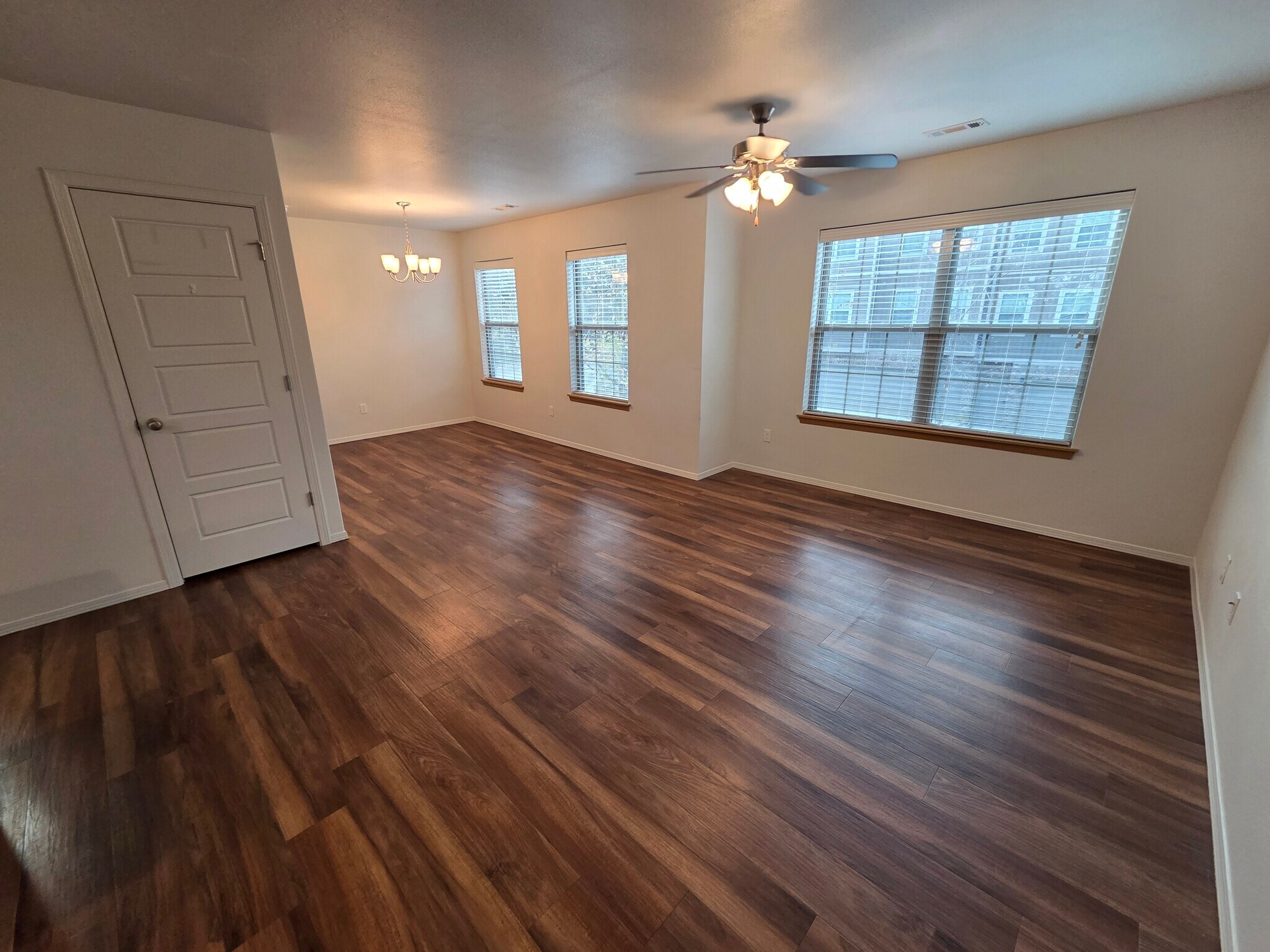 Building Photo - 268 S Rolling Woods Way