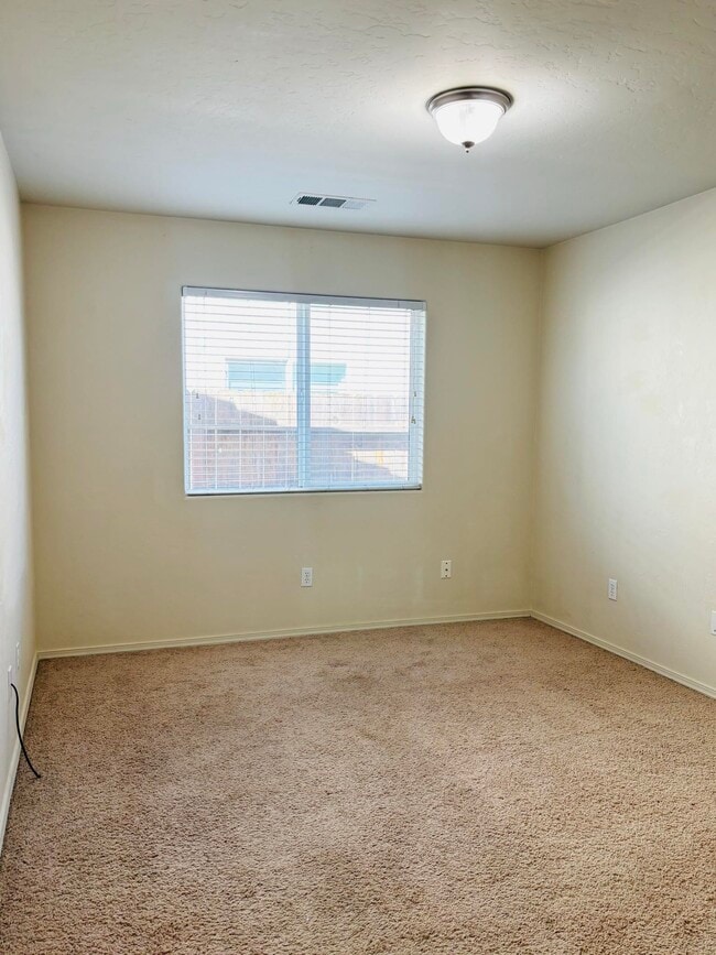 Building Photo - 1407 W Burgundy Ct