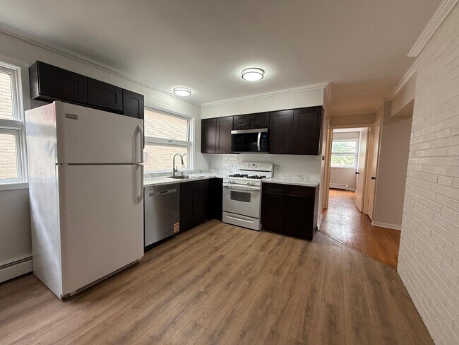 Building Photo - 2431 N 76th Ct