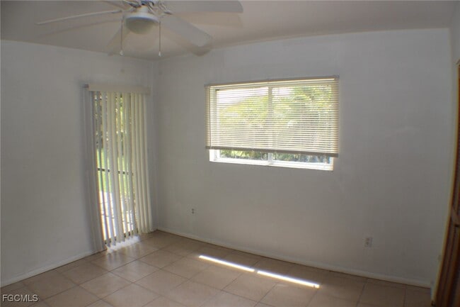 Building Photo - 4009 SE 11th Ave