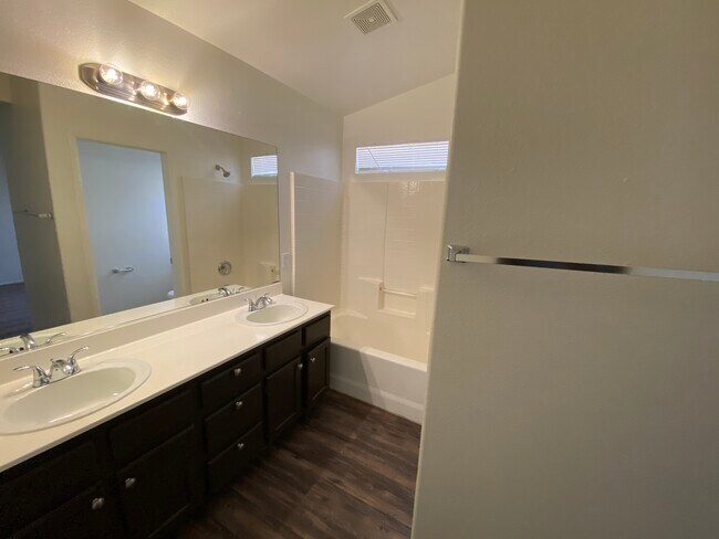 Building Photo - 3725 Penny Cross Dr