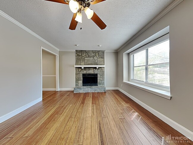 Building Photo - 8080 Sumit Creek Dr NW