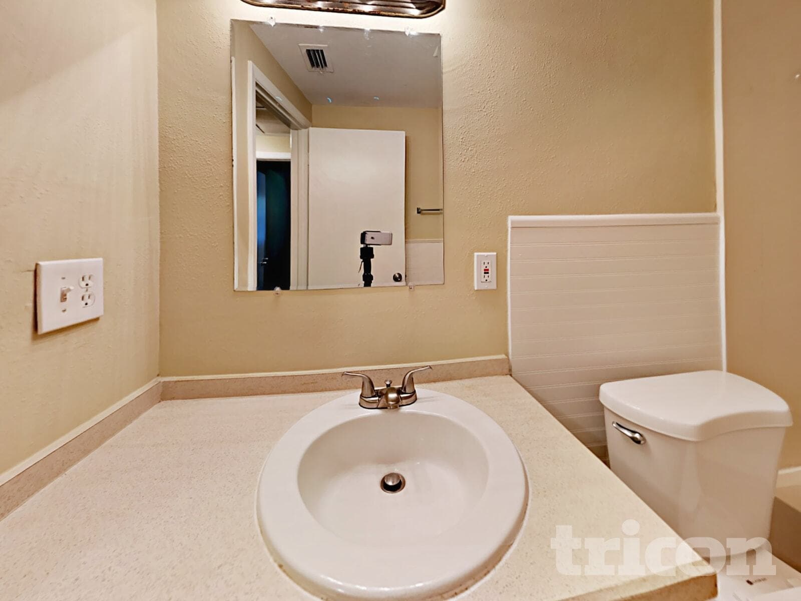 Building Photo - 8840 55th Wy N