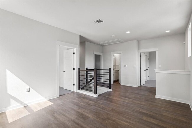 Building Photo - 2303 Rogge Ln