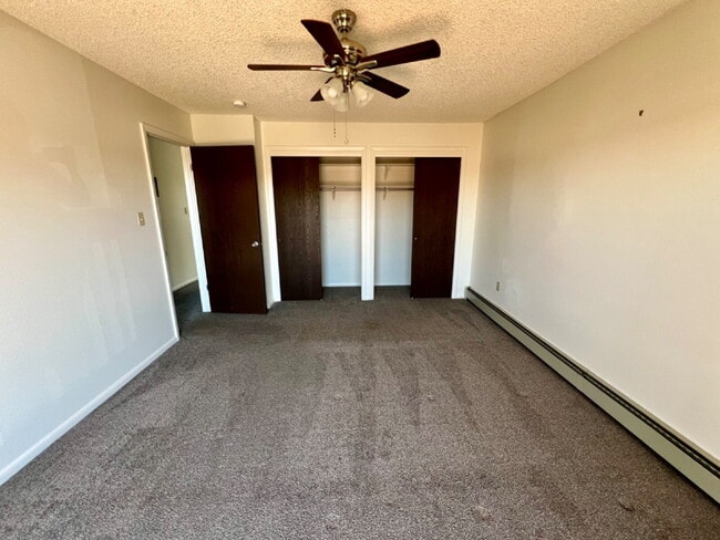Building Photo - Two Bedroom with Garage Ready Now