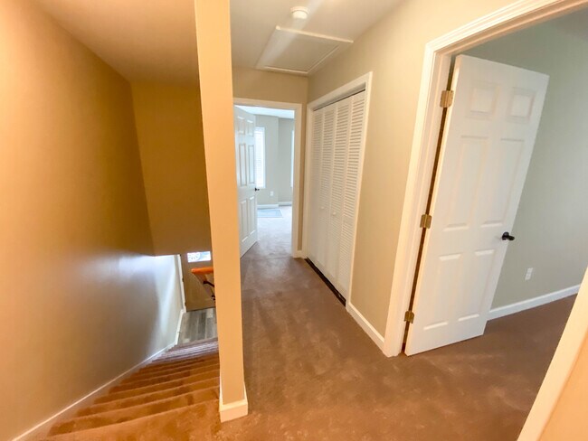 Building Photo - The Highlands on Main