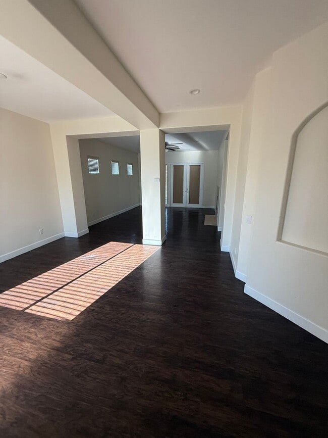 Building Photo - Beautiful 3 Bedroom home