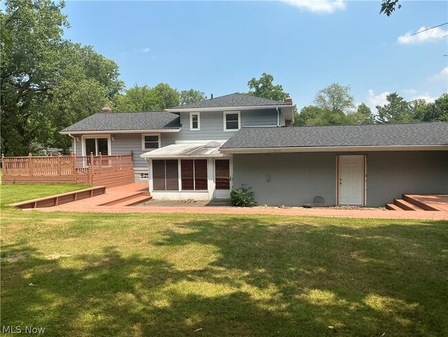 Building Photo - 3732 Maplecrest Rd