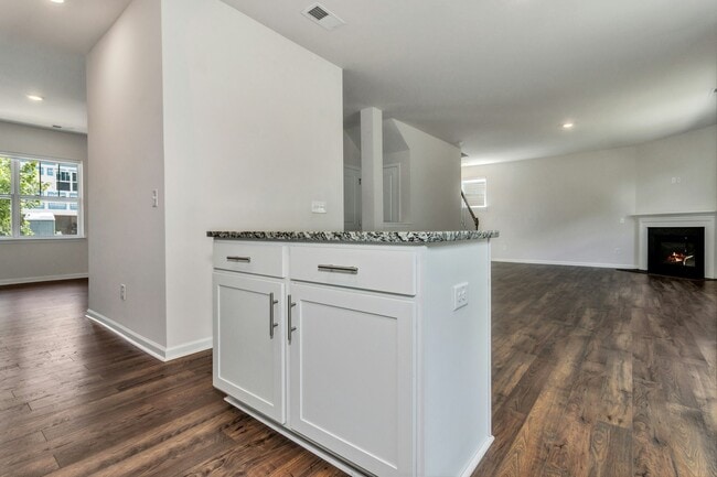 Building Photo - 305 Woodnettle Ln