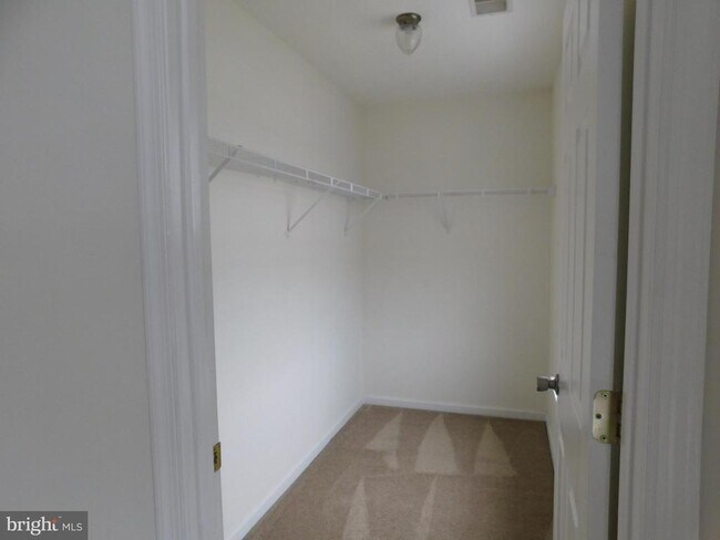 Building Photo - 131 Lighthouse Ln