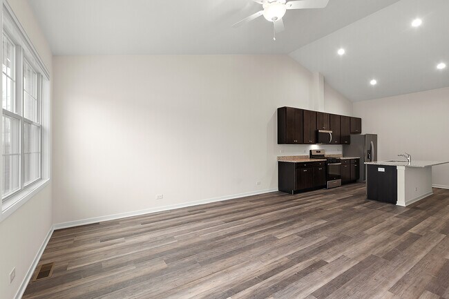 Building Photo - 52 Olympus Dr