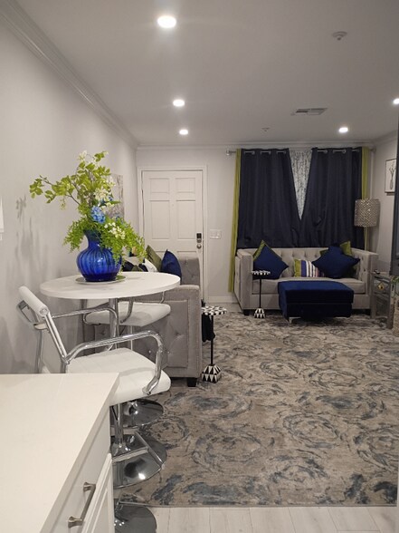 Building Photo - 511 S Monterey St